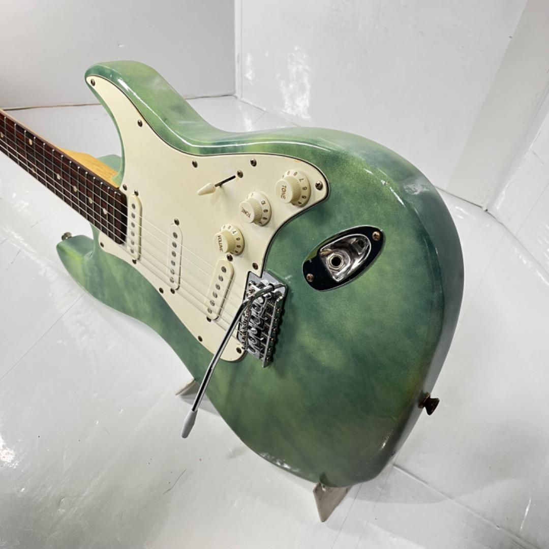 Vintage 　ストラトキャスタータイプ 　カモ感グリーン