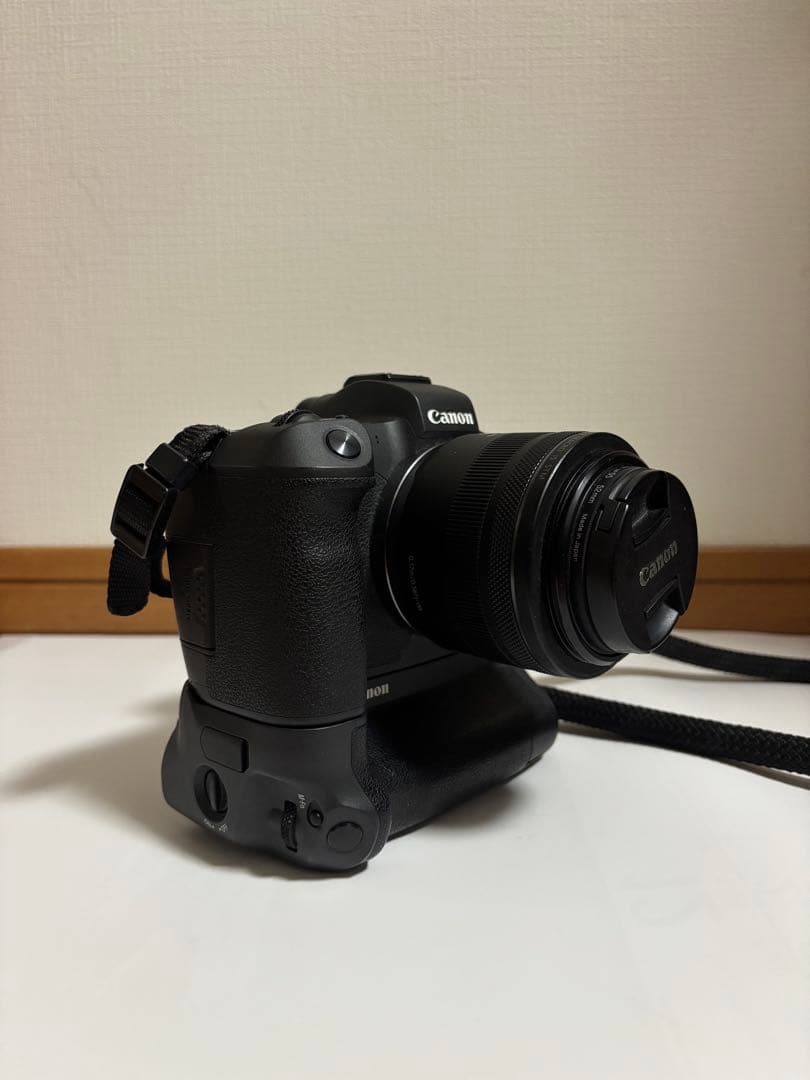 Canon EOS Rバッテリーグリップ Canon35mm F値1.8