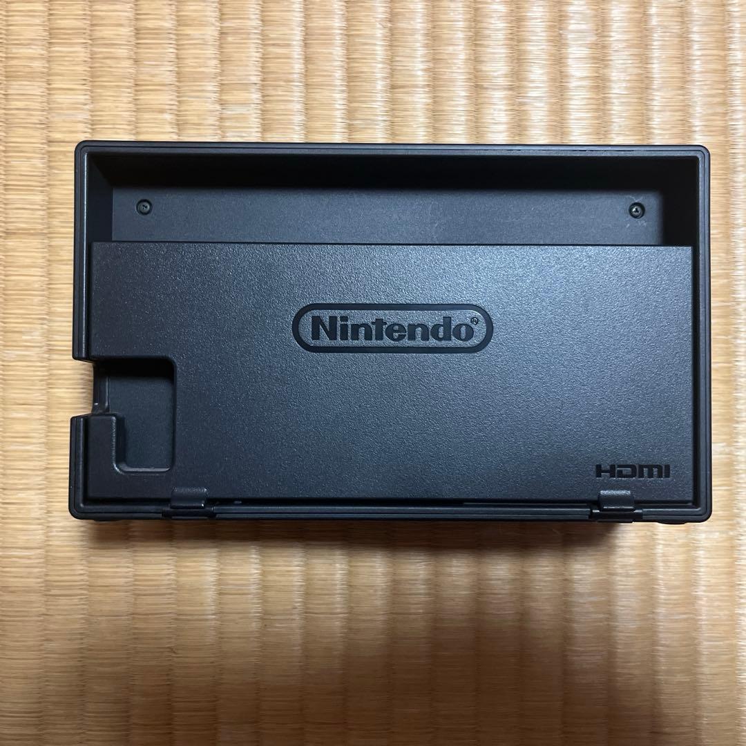 ニンテンドースイッチ(旧型)、ゲームソフト４種、コントローラー、ケースまとめ売り