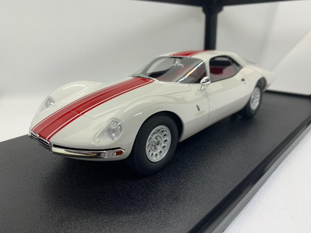 MAXIMA 1/18 アルファ・ロメオ GIULIA TZ2 COUPE
