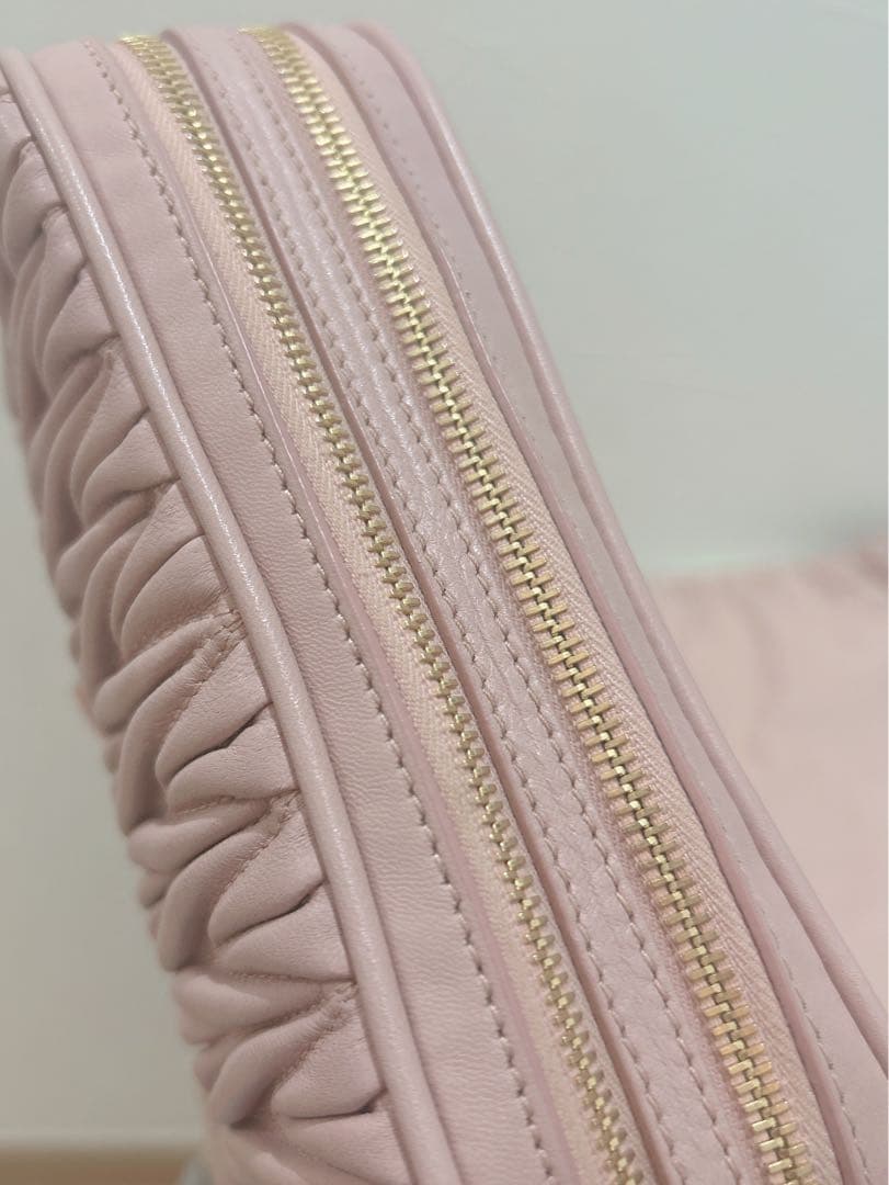 MIU MIU ピンク ショルダーバッグ キルティング