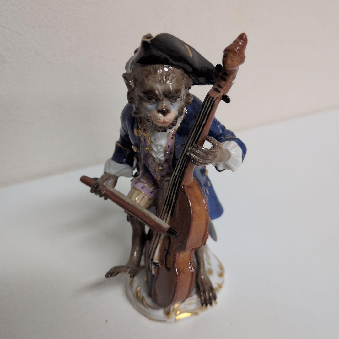 猿のチェロ演奏者 フィギュア