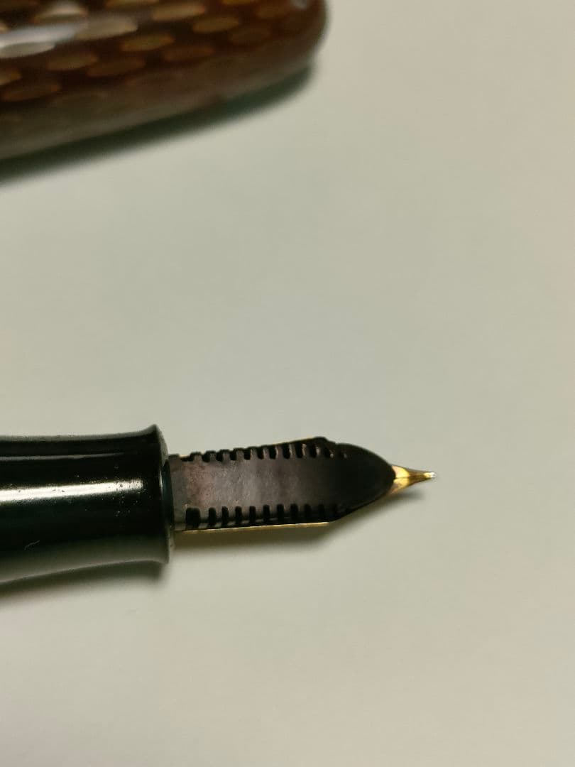 《*え様 四菱　万年筆　14KT 鎌倉彫　ペン先14金　R14K