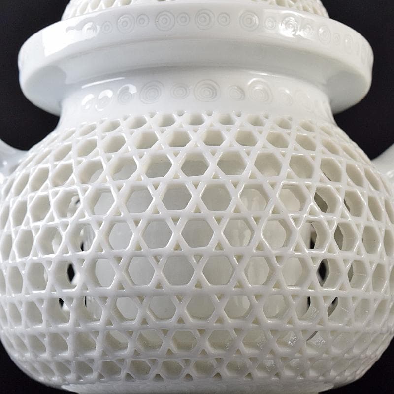 平戸焼　十五代中里茂右衛門造　白磁　菊花座篭目透彫香炉　共箱　V　R8449