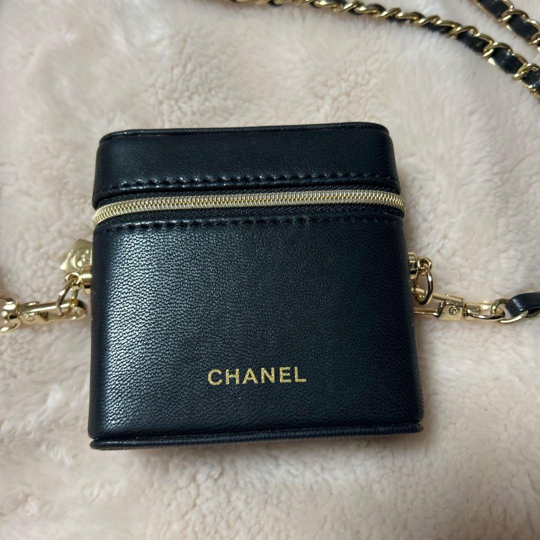 CHANEL ノベルティ ブラックレザー小物入れ