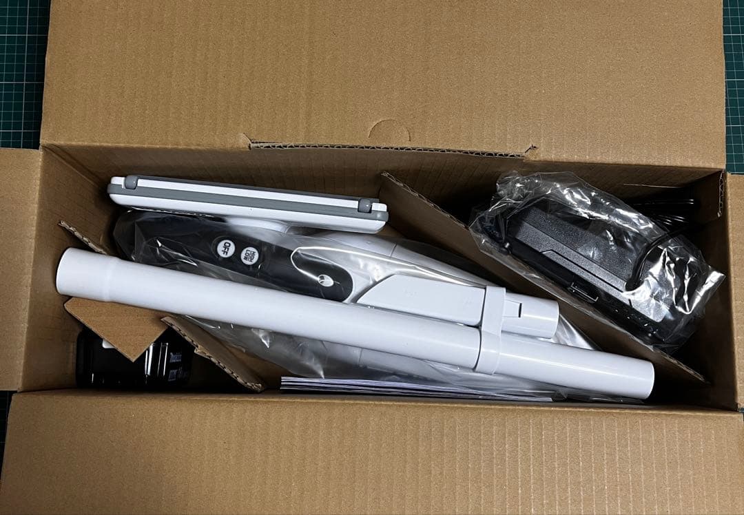 Makita マキタ バッテリ、充電器付CL181FDRF W 充電式クリーナー