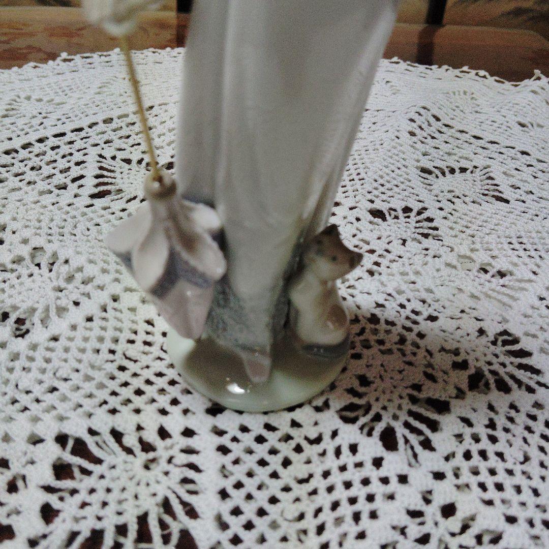 リヤドロ少女と白い鳩の陶器