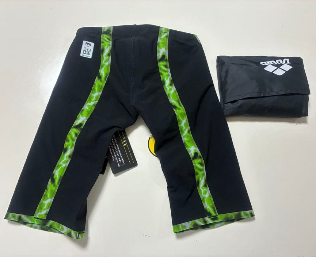 新品　アリーナ　アクアフォースライトニング SSS FINA承認 大会用　男子