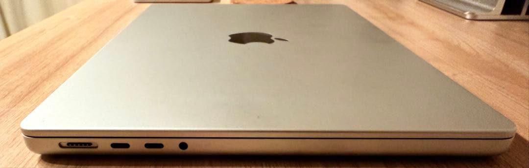 M4 MacBook Pro SSD512GB/メモリ16GB シルバー