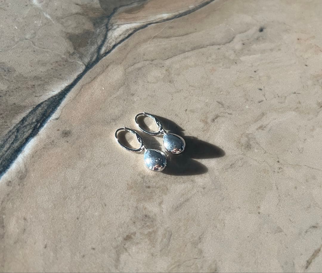 Swarovski スワロフスキー　ドロップ型ピアス