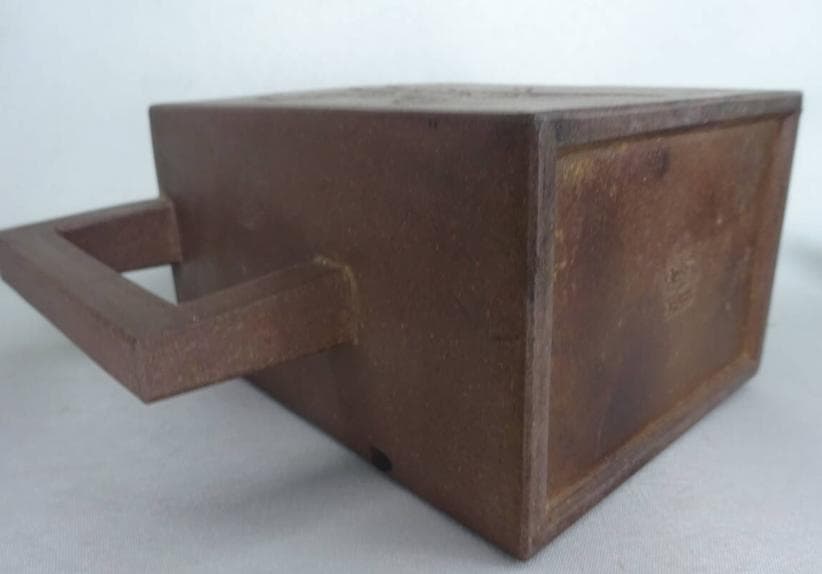 鉄画軒刻 胡耀庭製 紫砂 朱泥 急須　蓋裏に大きい欠けあり！