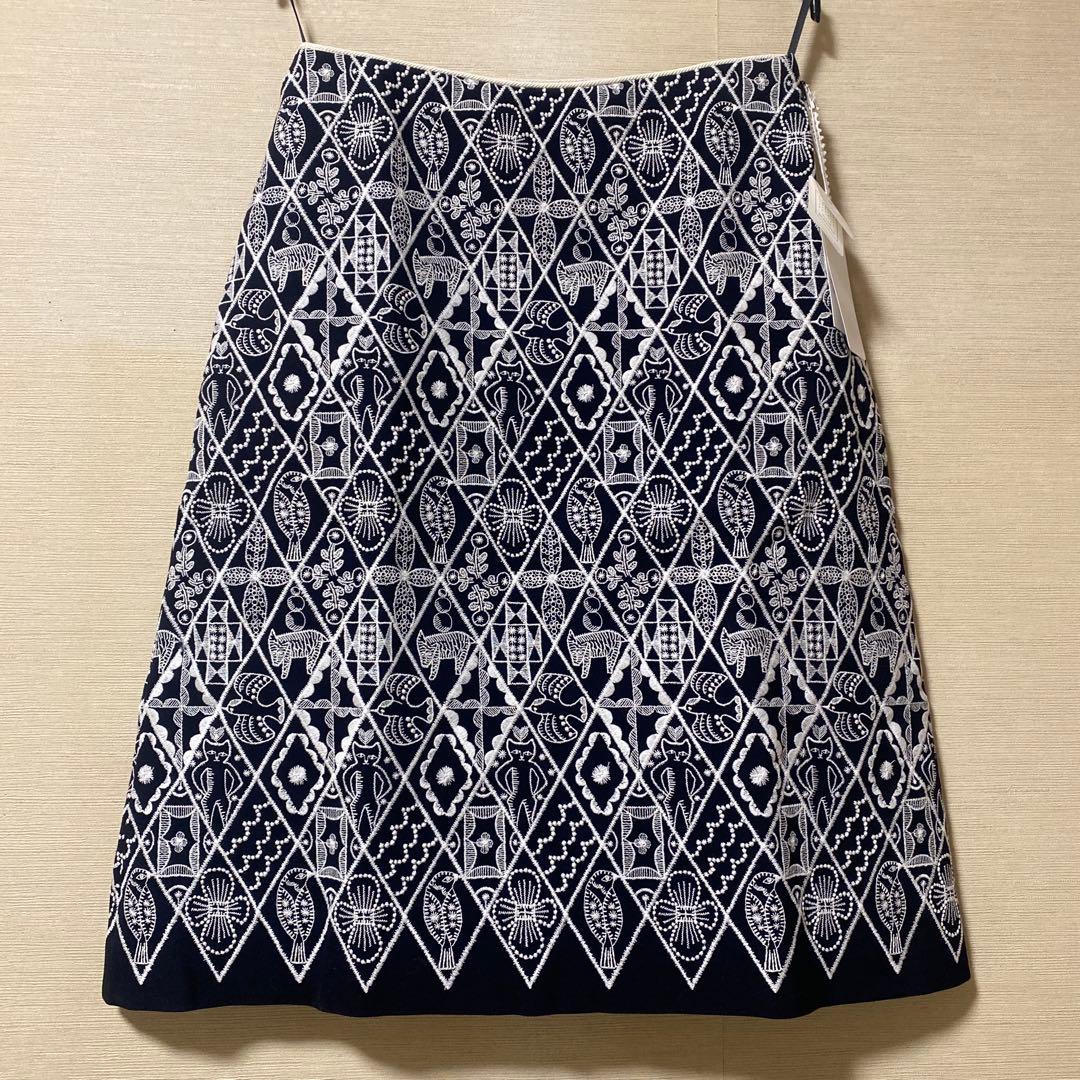 希少　新品タグ付き　ミナペルホネン　シンフォニー　総刺繍スカート　38