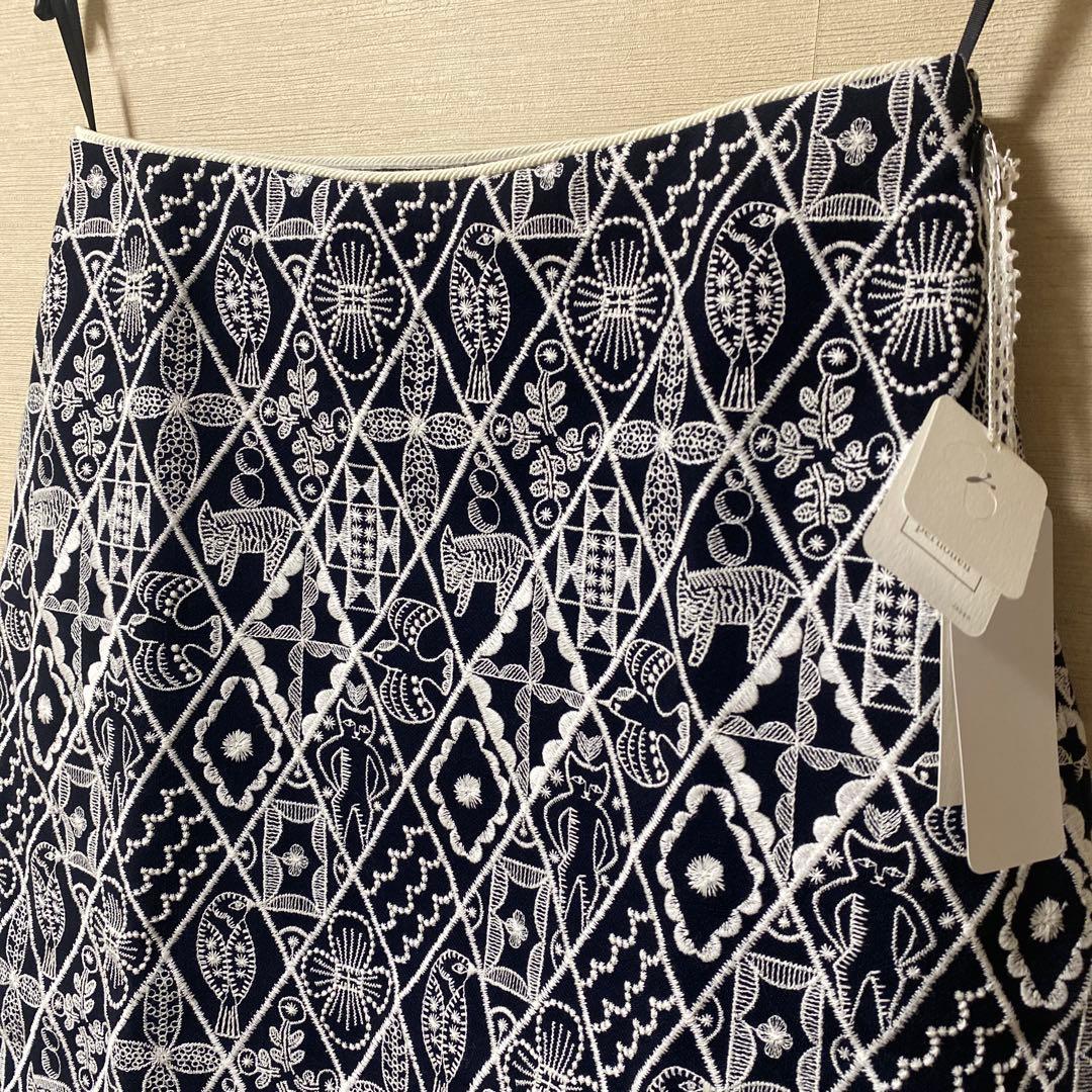 希少　新品タグ付き　ミナペルホネン　シンフォニー　総刺繍スカート　38