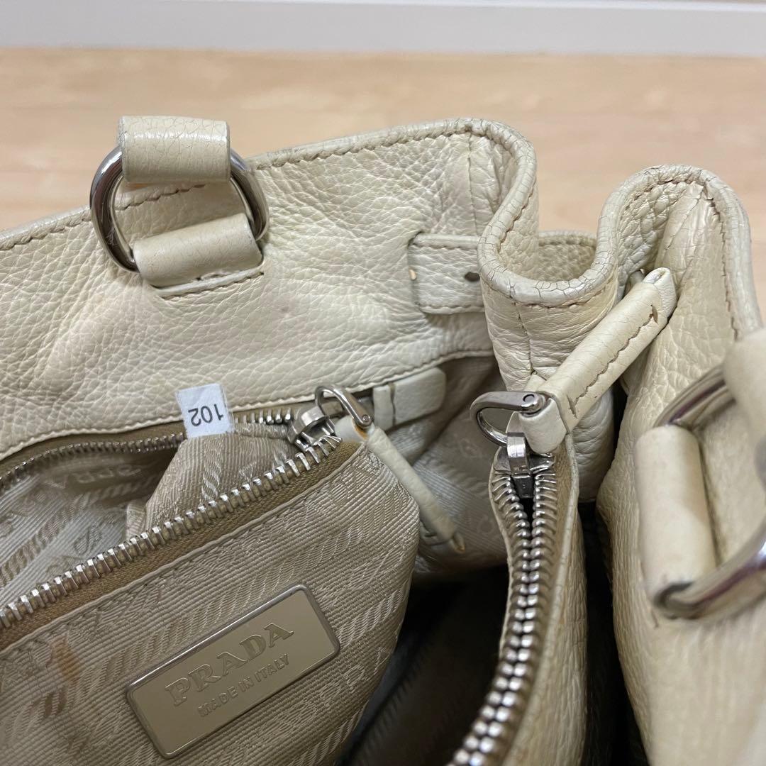 ■PRADA（プラダ）/良品 / レザー / ハンドバッグ / アイボリー