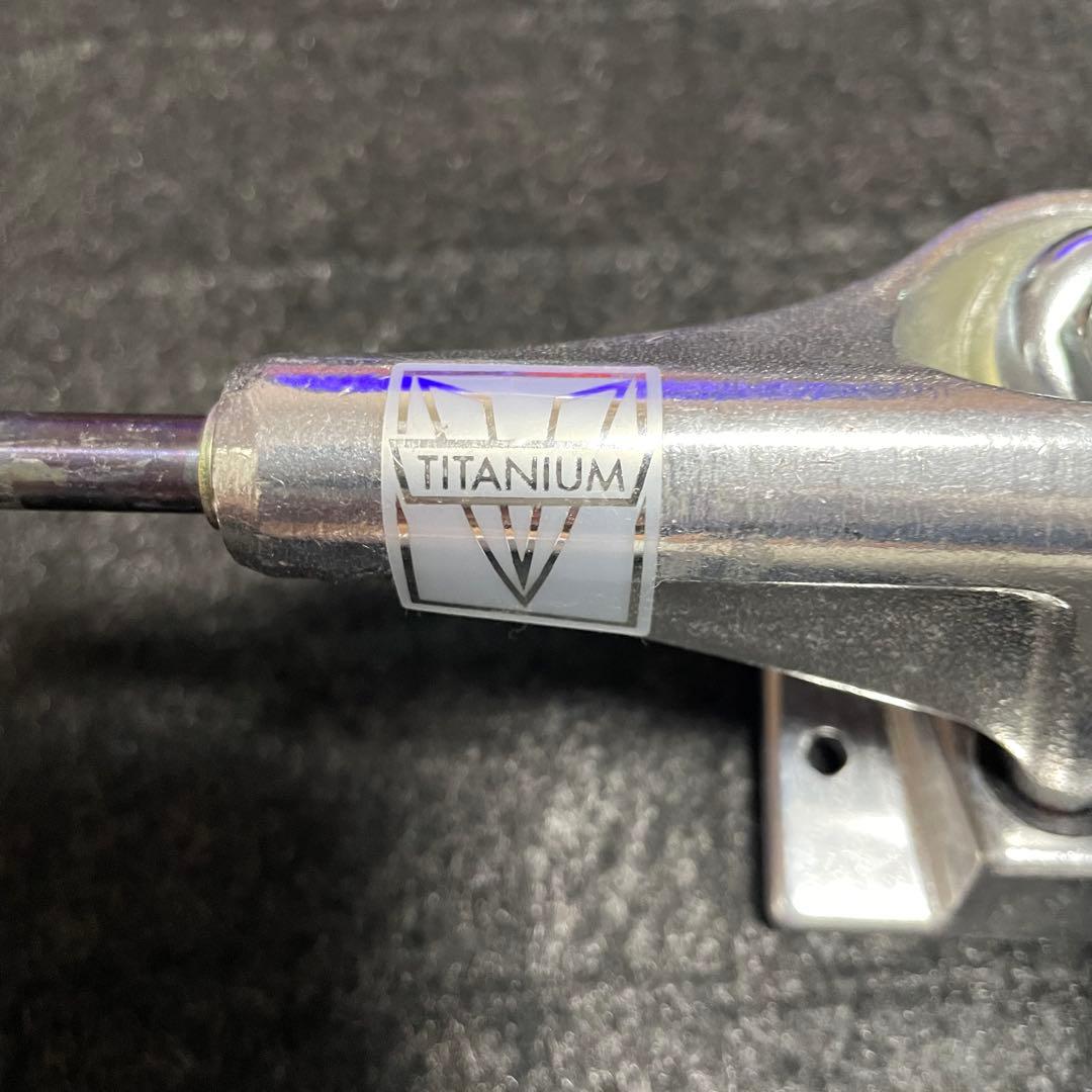 venture ベンチャー　チタニウム　新品　未使用　5.8 スケボートラック