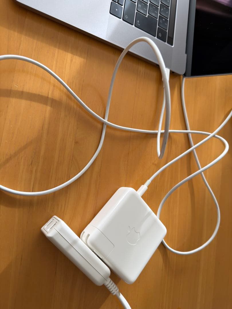 MacBook Pro 15インチ 2016 i7/16GB/512GB