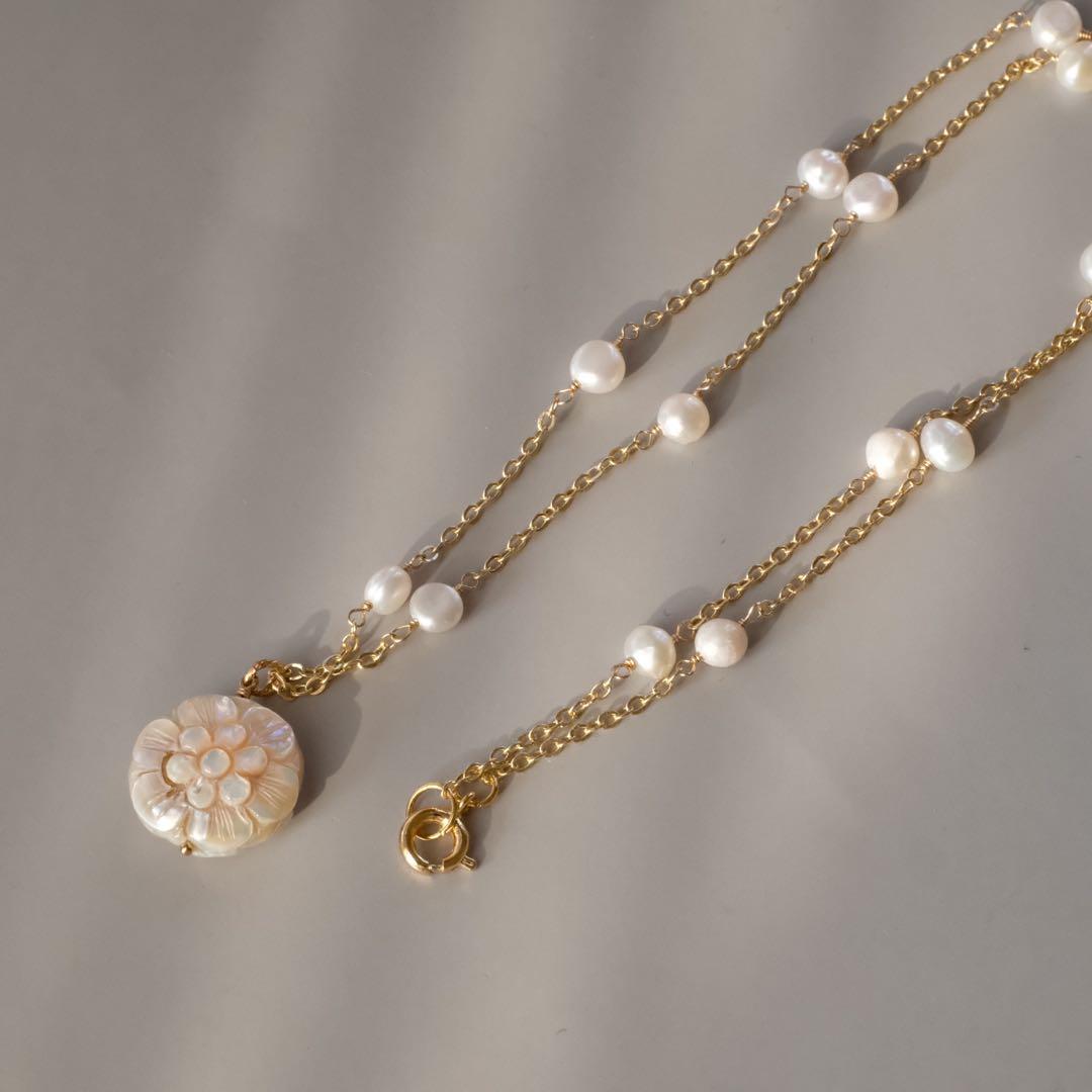 Ｇちゃん ♦︎14kgf淡水パールフラワーカービングネックレス