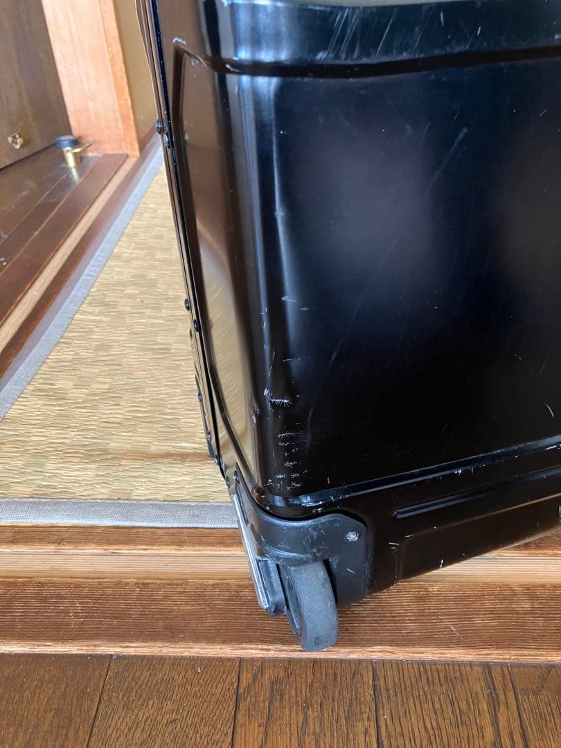 ZERO HALLIBURTON ゼロ ハリバートン 2輪スーツケース