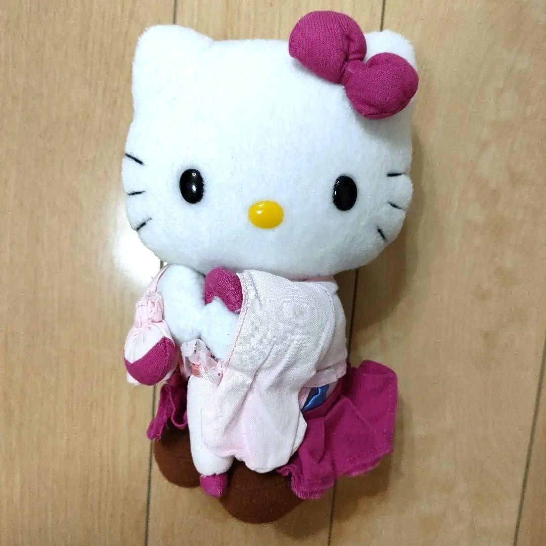 ハローキティ　マドンナ　 ぬいぐるみ ピンク衣装