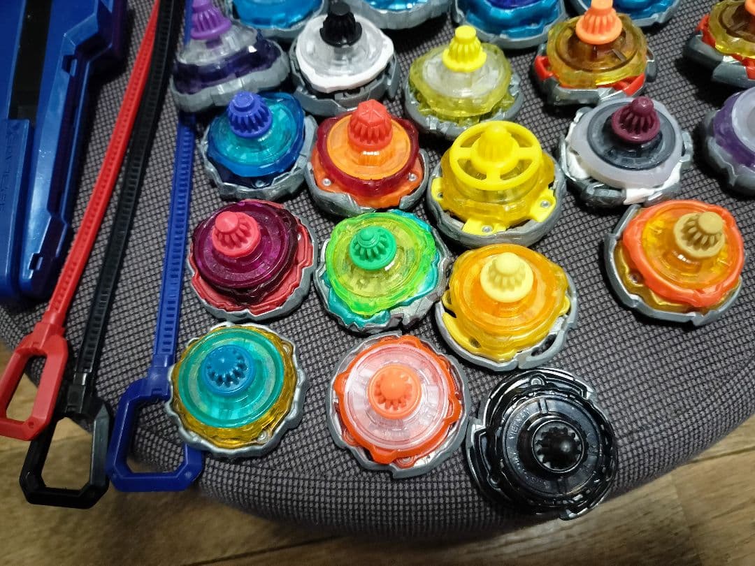 モ*ト様 ベイブレードX　セット 32個 & ランチャー　まとめ　大量　卒業