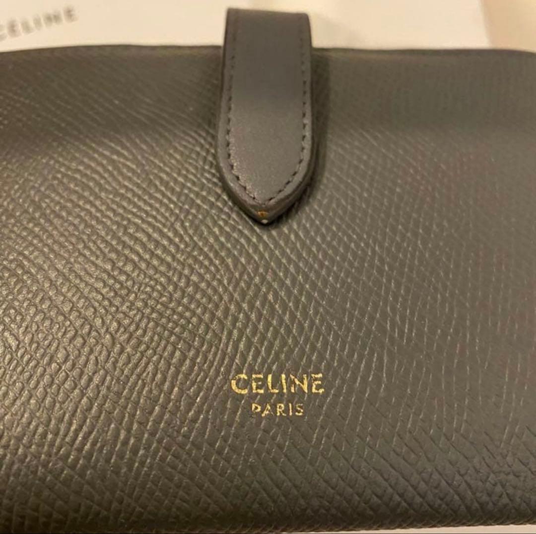 セリーヌグレー レザー 二つ折り財布