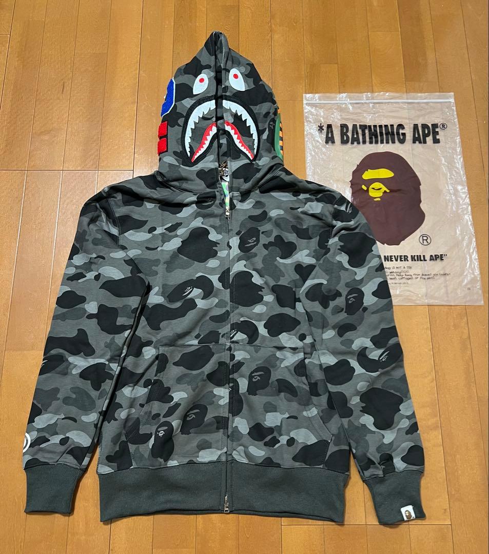 A BATHING APE カモフラージュシャークパーカー