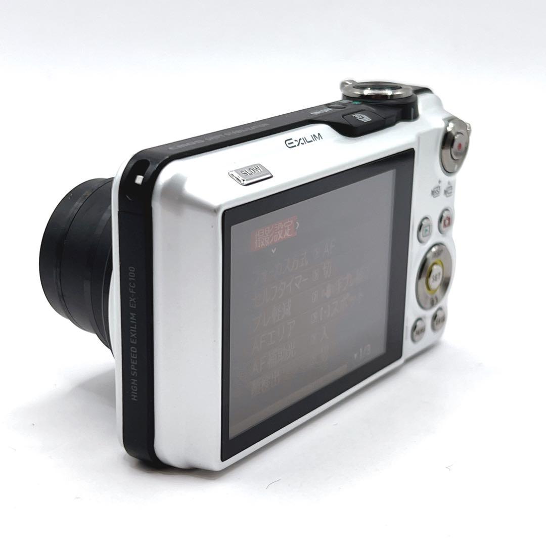 【極美品】 CASIO EX-FC100 コンパクトデジタルカメラ　シルバー