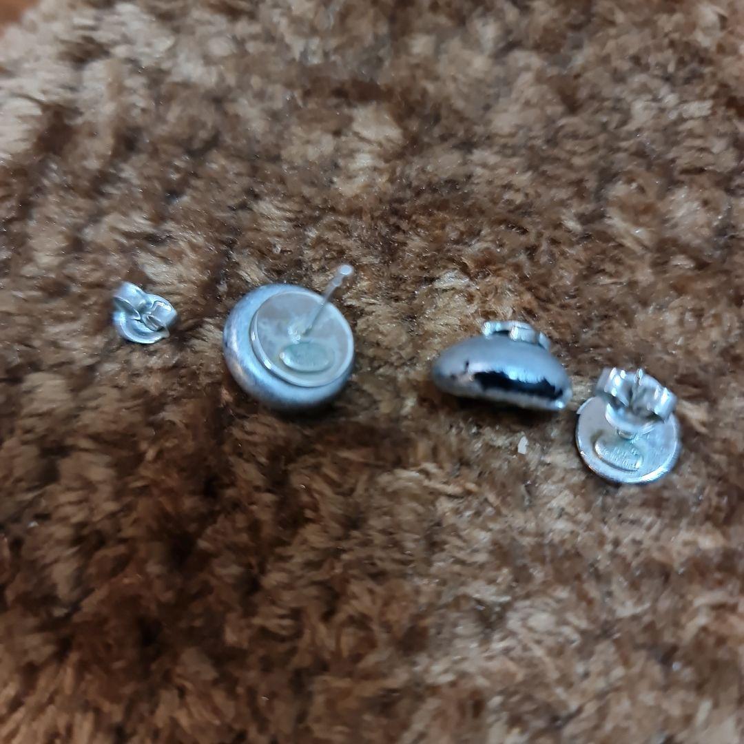 Chanel シルバー ボタン型ピアス