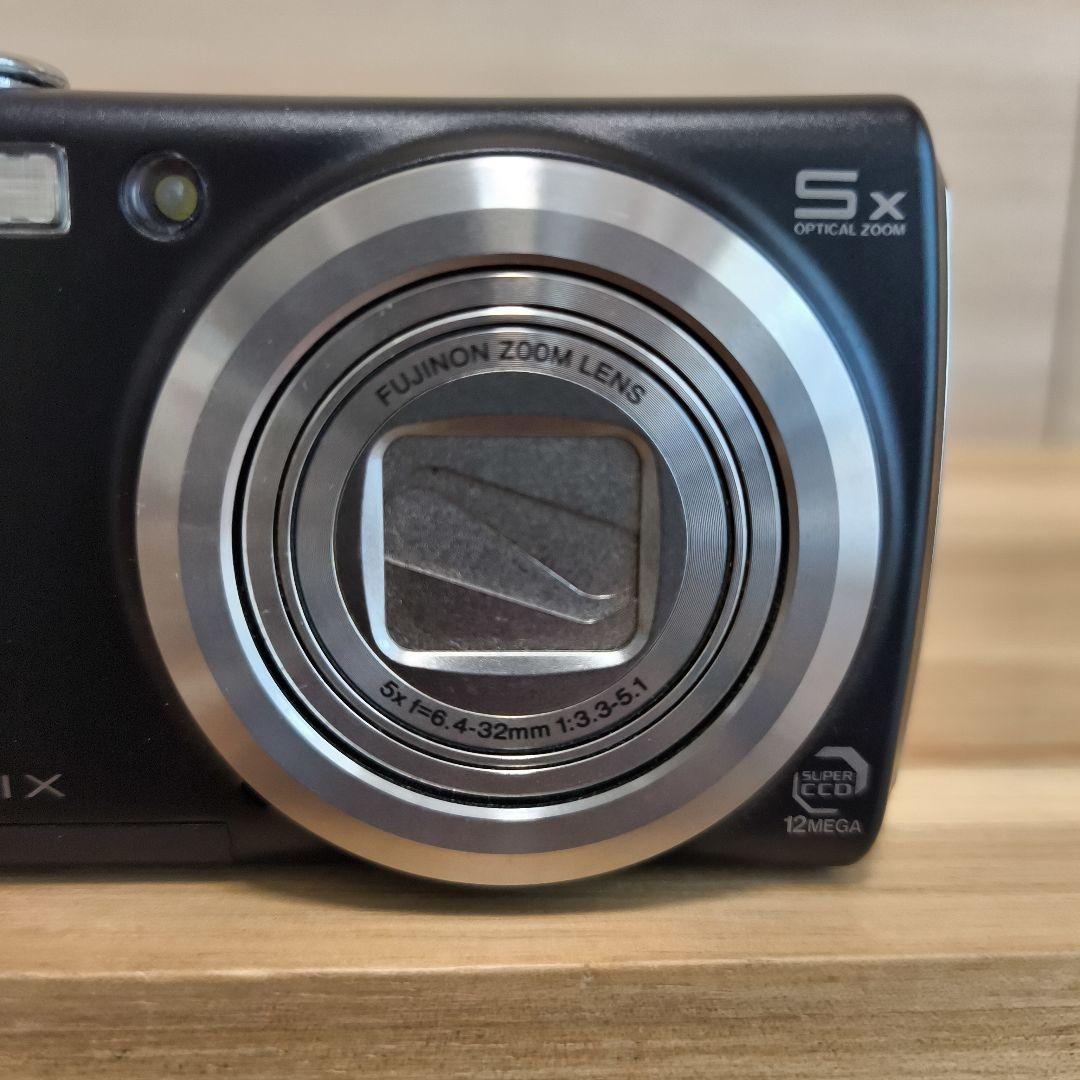 良品　FUJIFILM FINEPIX F100 fd コンパクトデジタルカメラ