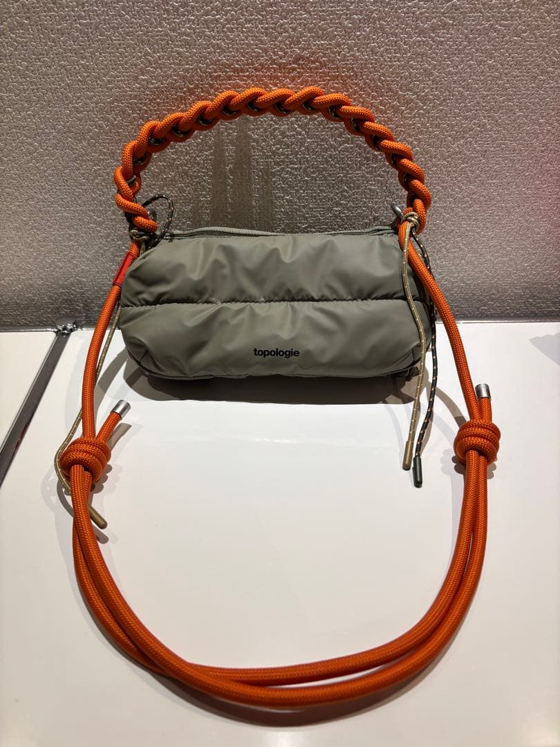 Topologie トポロジー　ボトルサコッシュ ショルダーストラップ　カーキ