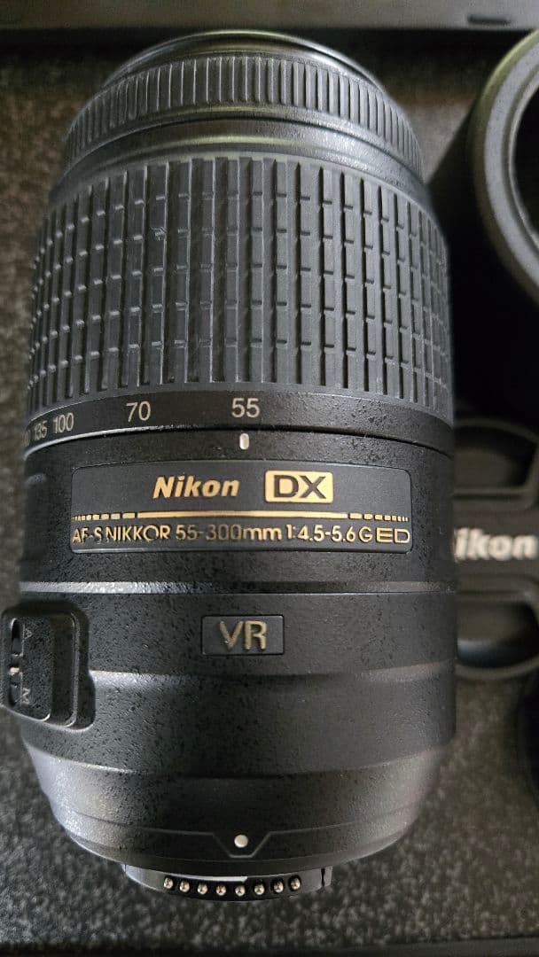 Nikon AF-S 55-300mm　ズームレンズ　手振れ補正付き