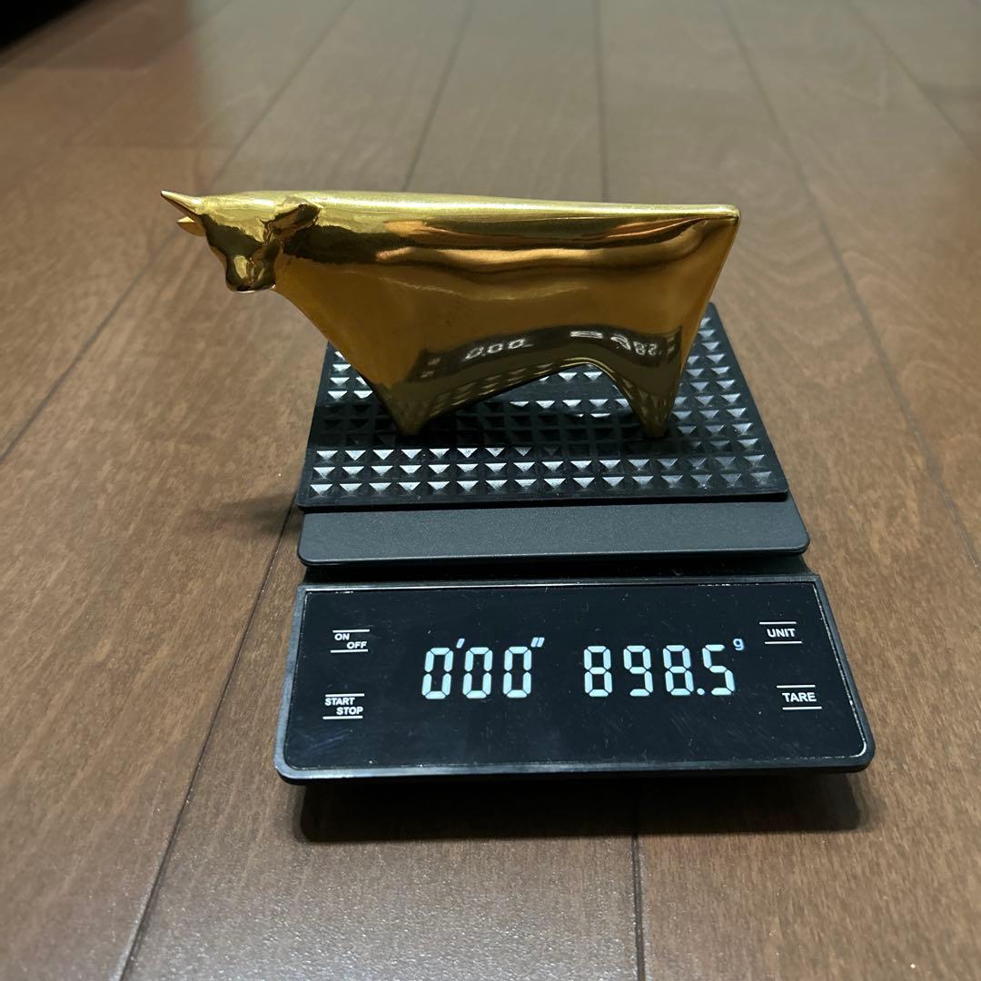 黄銅　牛　金色の置物 約14cm