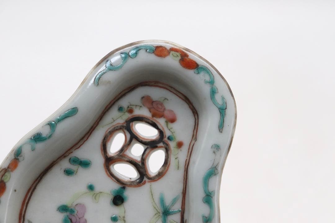 中国　清時代　粉彩花卉昆虫紋香燻　送料込み1213