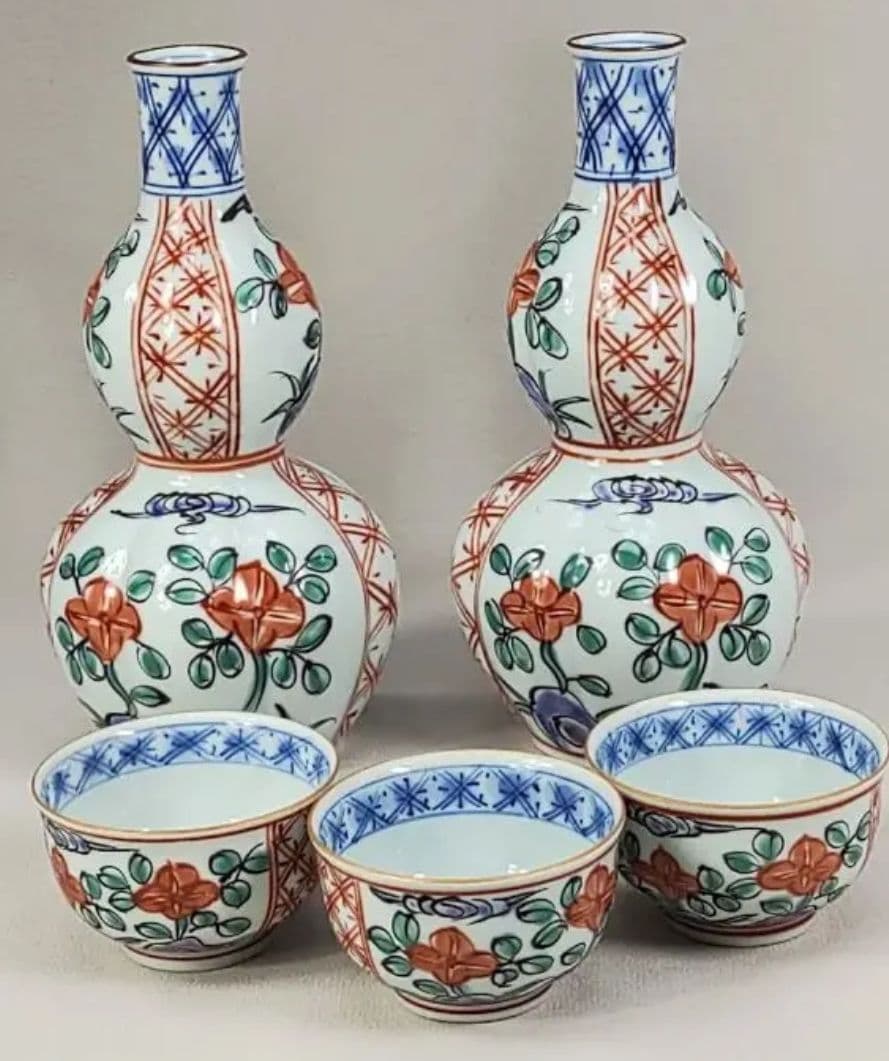 未使用　有田焼　華山萬右衛門窯　酒器　錦山茶花　瓢箪型　徳利　盃