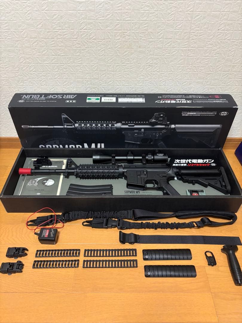 ケ*ン様 東京マルイ　次世代電動ガン SOPMOD M4 バッテリーX3 充電器
