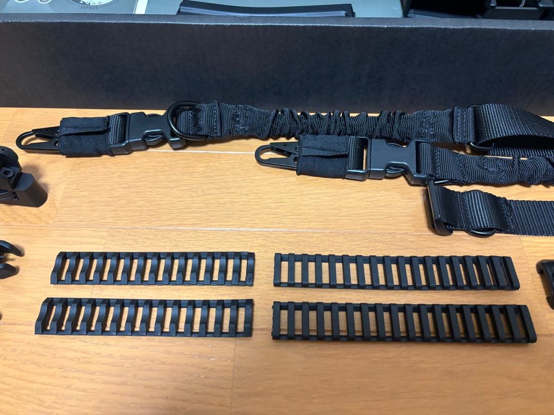 ケ*ン様 東京マルイ　次世代電動ガン SOPMOD M4 バッテリーX3 充電器