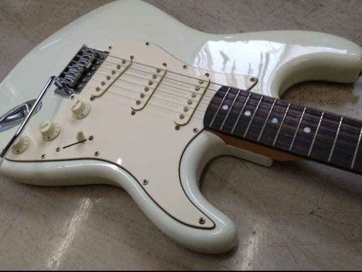 フォトジェニック　ストラトキャスター　美品