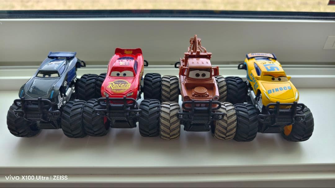 【新品】 カーズ モンスタートラック 8台セット ラミレス メーター ストーム