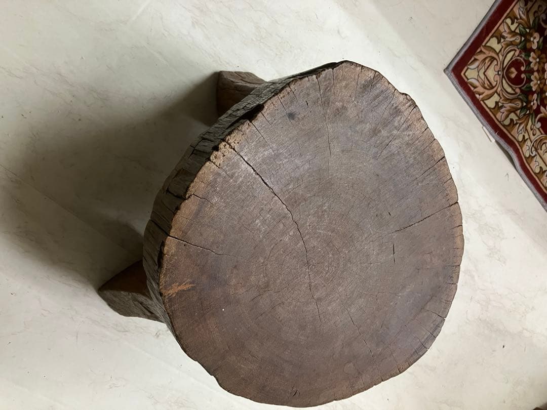 mOdern. 木製アフリカンスツール 3本脚×丸太