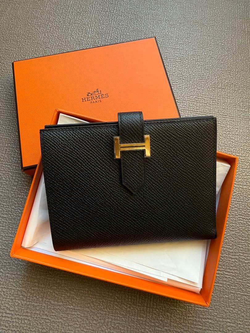 ひよこ屋ページ　エルメスベアンコンパクト