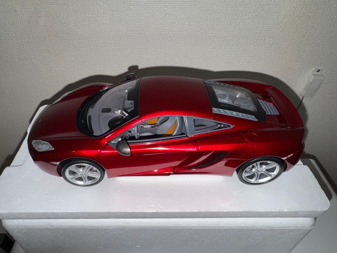 MINICHAMPS McLaren MP4-12C 1/18 限定750個