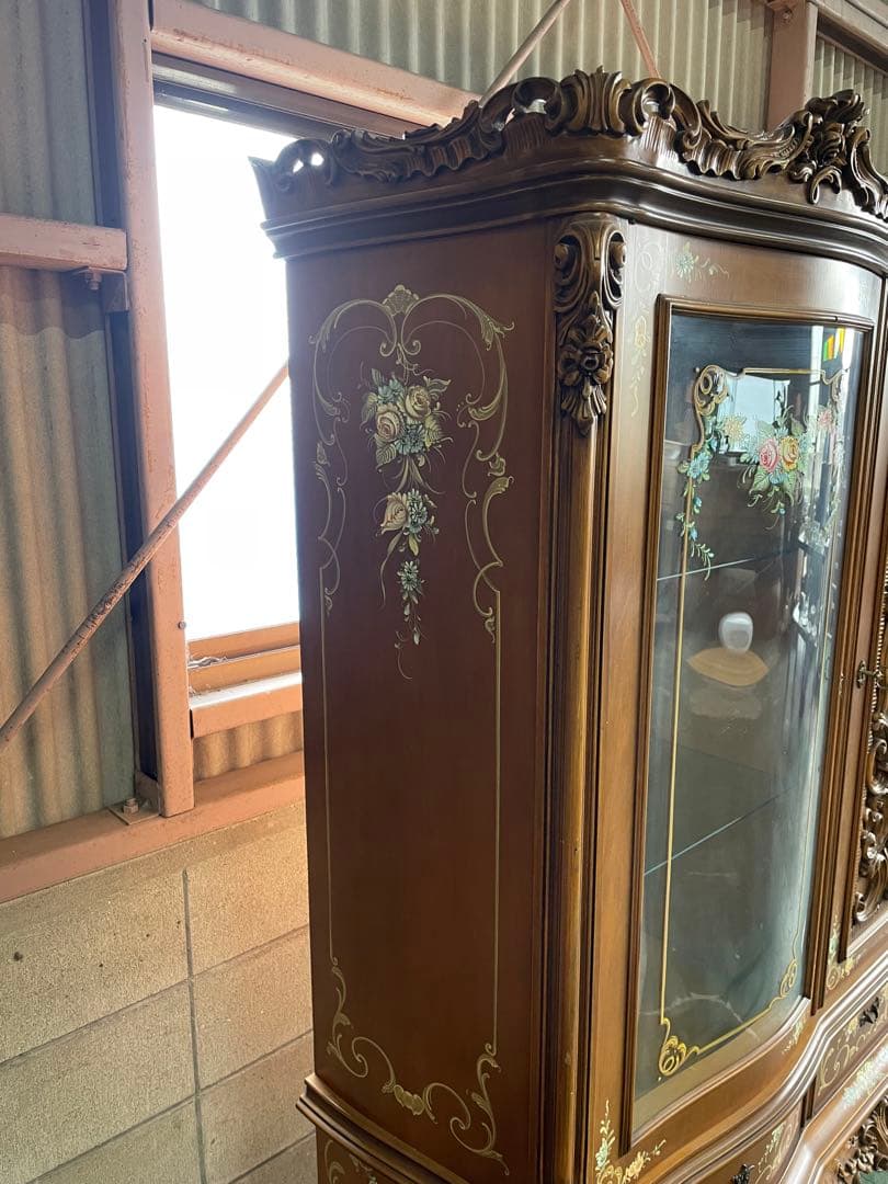 らんイタリア製　大型アンティークキャビネット
