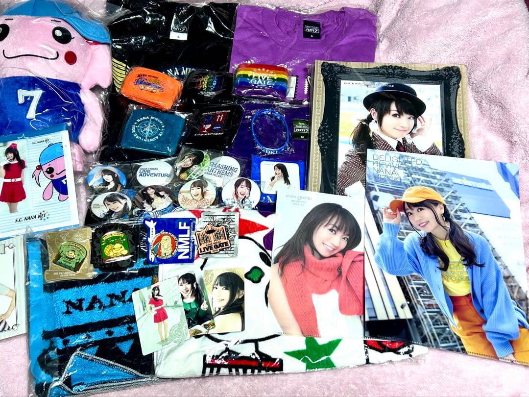 水樹奈々 缶バッジ Tシャツ クリアファイル クッション ぬいぐるみ タオル 他