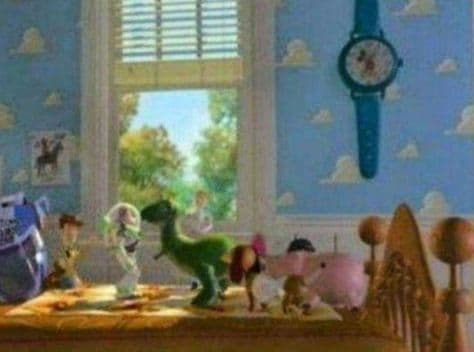 【週末セール】トイストーリー アンディ部屋の壁掛け時計