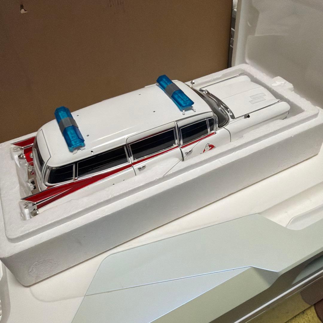 ミニカー Hot Wheels Ghostbusters Ecto-1