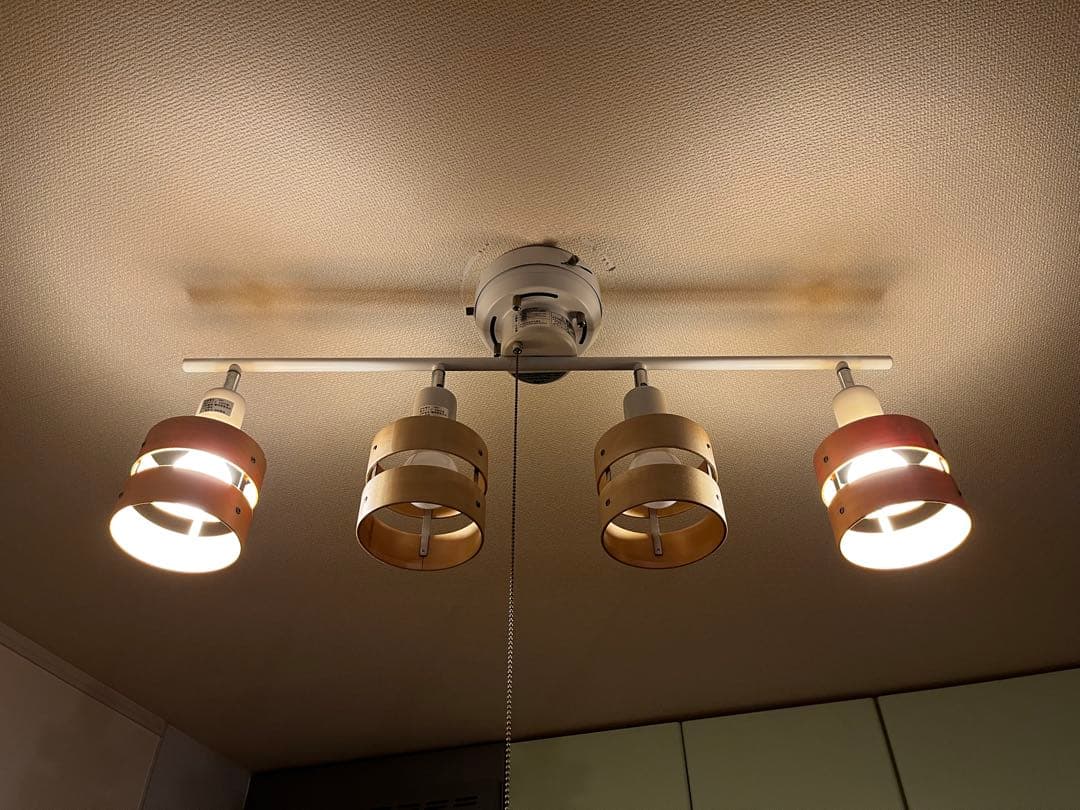 【送料込み・電球付き】モダン4灯シーリングライト ホワイトナチュラル　ニトリ