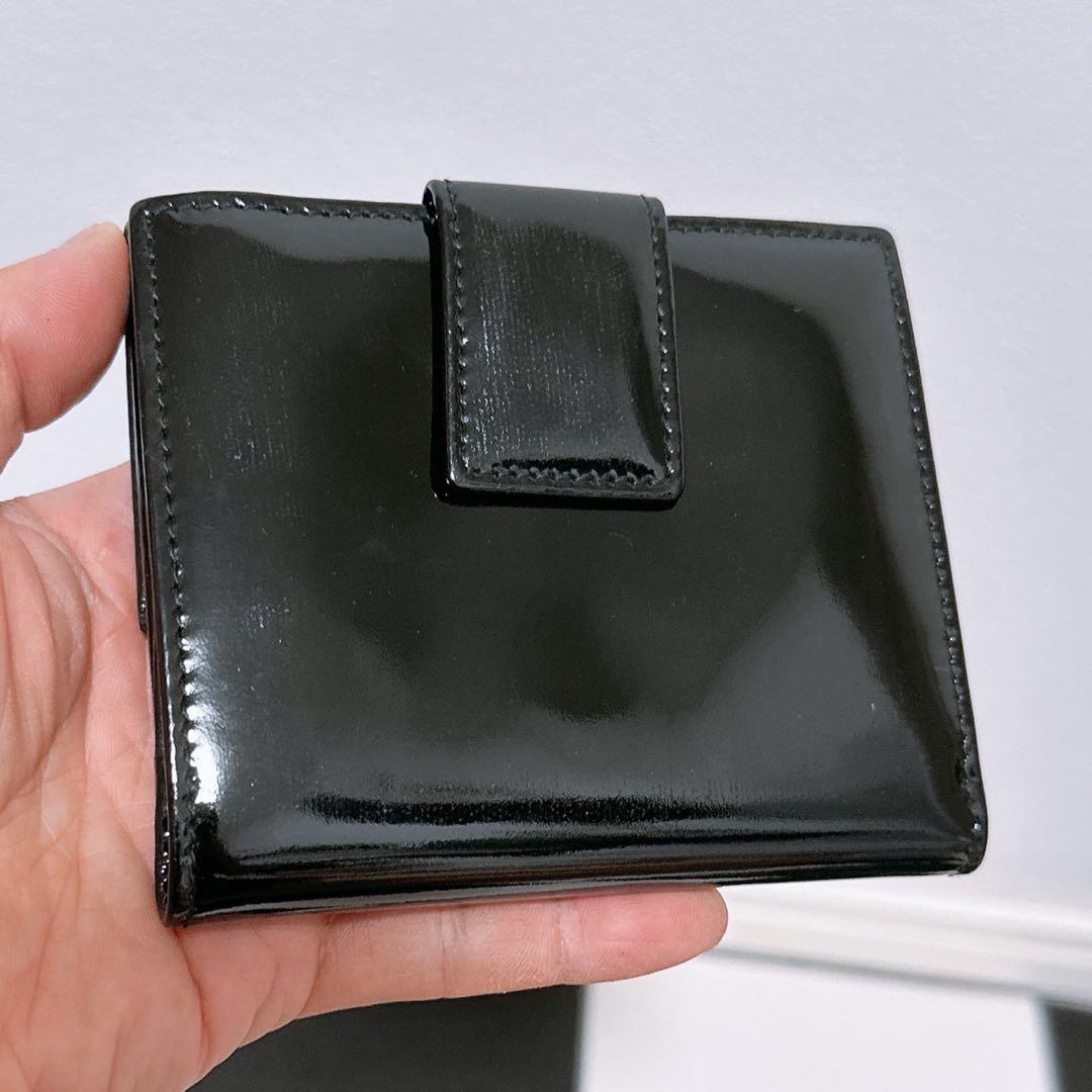 《美品》GUCCI (グッチ)折財布　エナメル