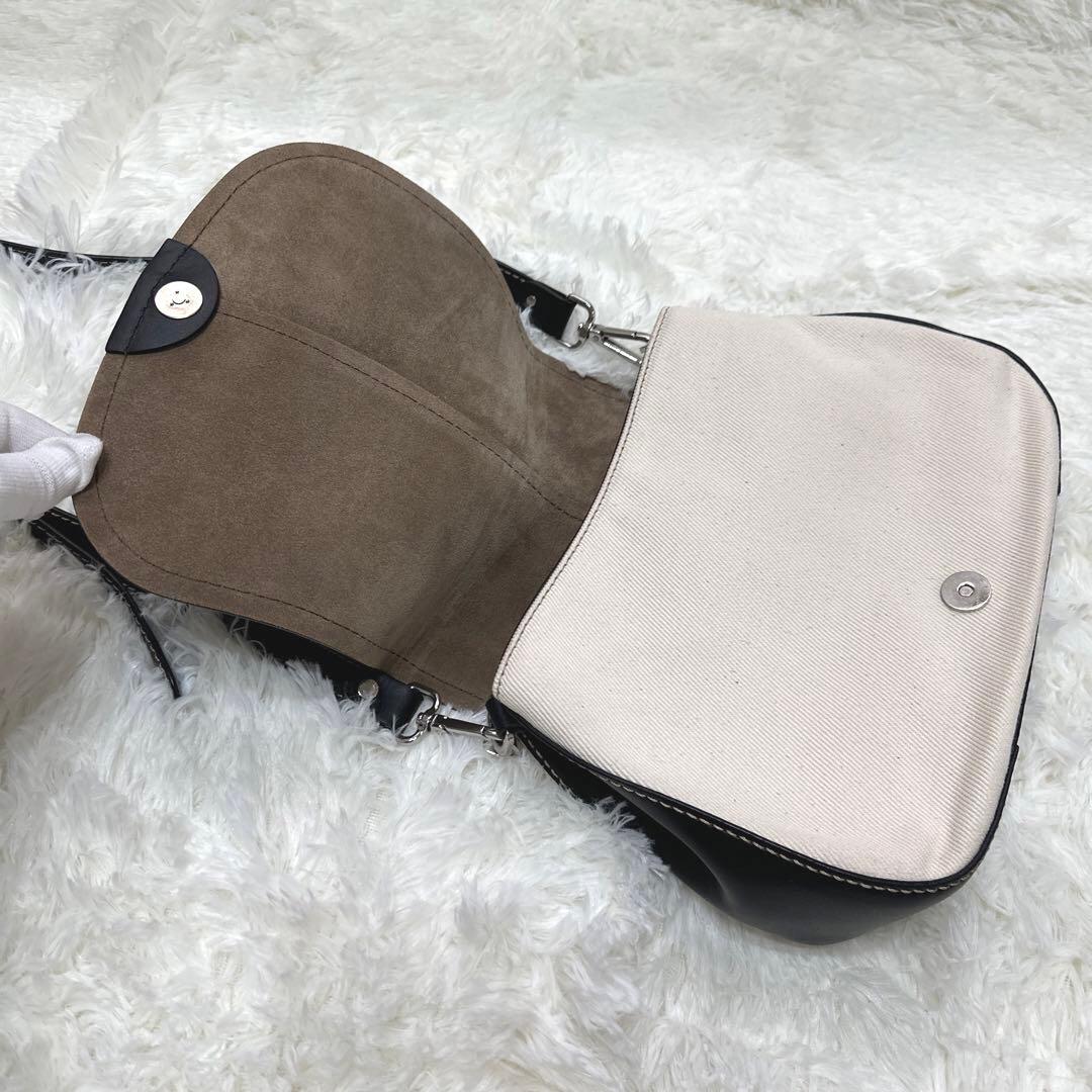 【美品】GIANNI CHIARINI ショルダーバッグ ブラック×ベージュ