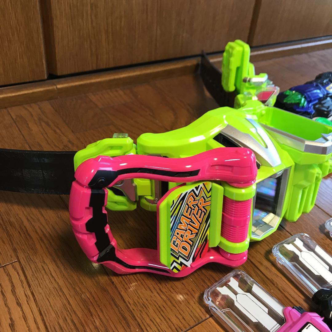 仮面ライダー　エグゼイド 変身ベルト ゲーマドライバー　ガシャットセット