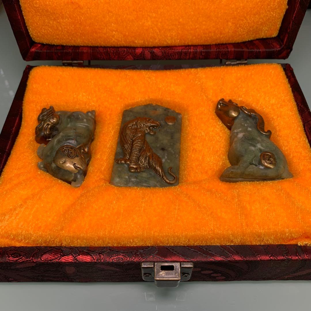 旧蔵時代物　天然　漢代　描金　高古玉　金虎　金神獸　根付　御守り　アンティーク